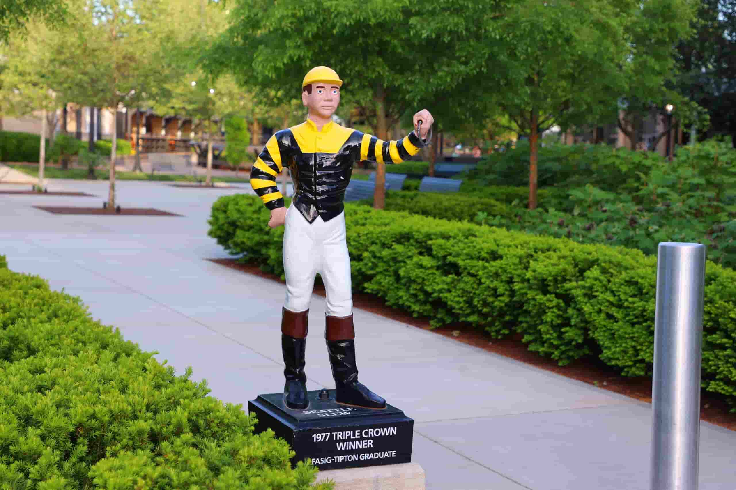 Client Appreciation horse race statue